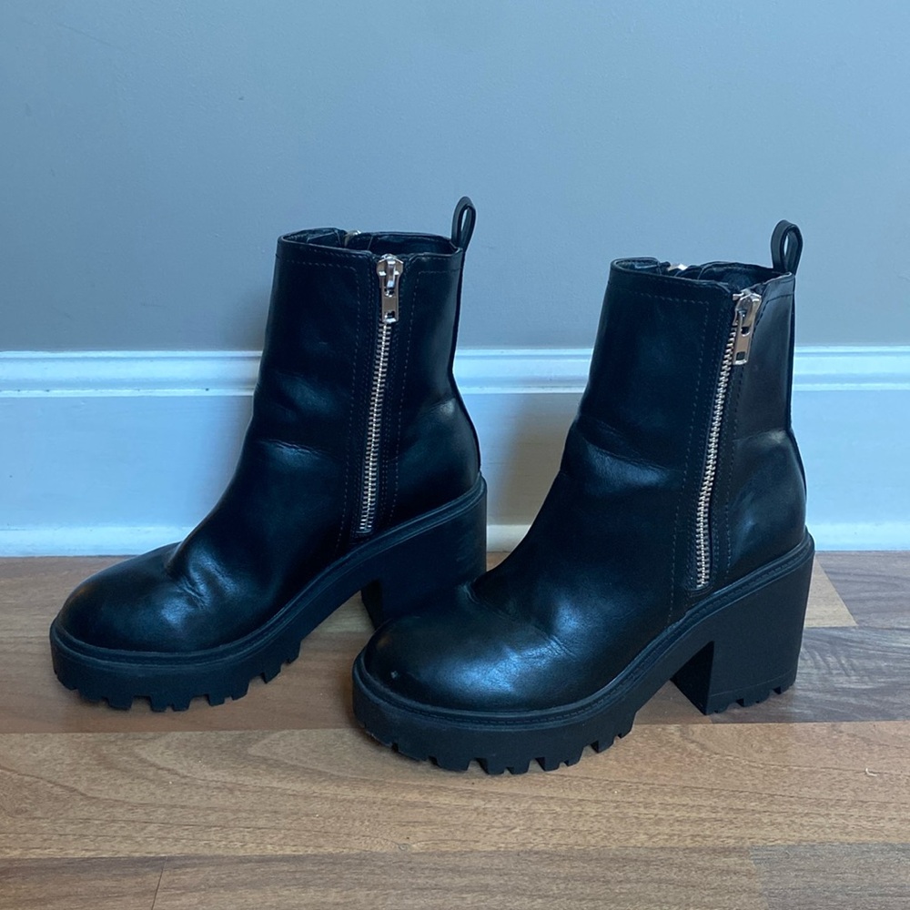 Urban Outfitters double zipper size 10 boots